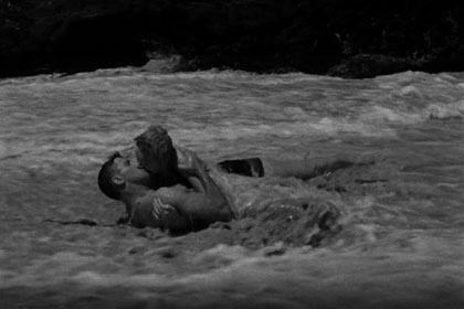 Filmruta med Burt Lancaster och Deborah Kerr i From Here to Eternity