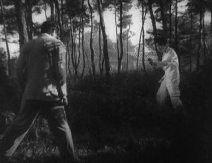 Filmruta från Revolvern med Toshiro Mifune och Isao Kimura